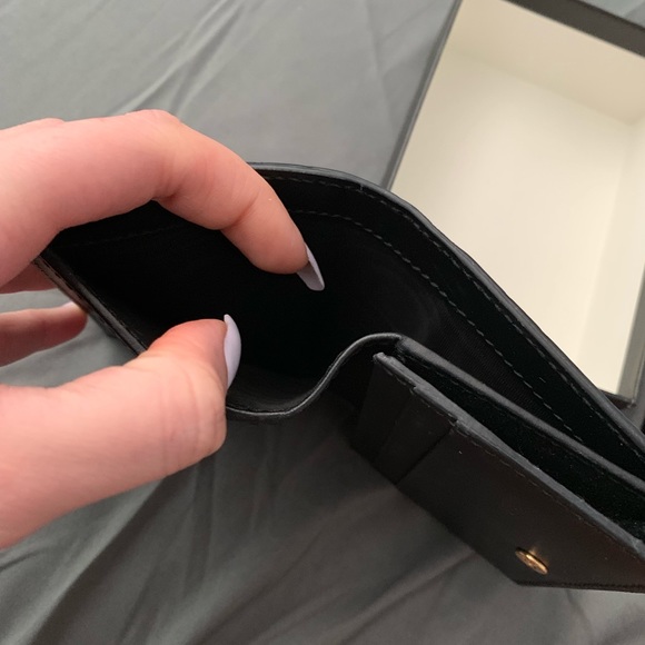 Authentic Gucci Wallet - Picture 2 of 6